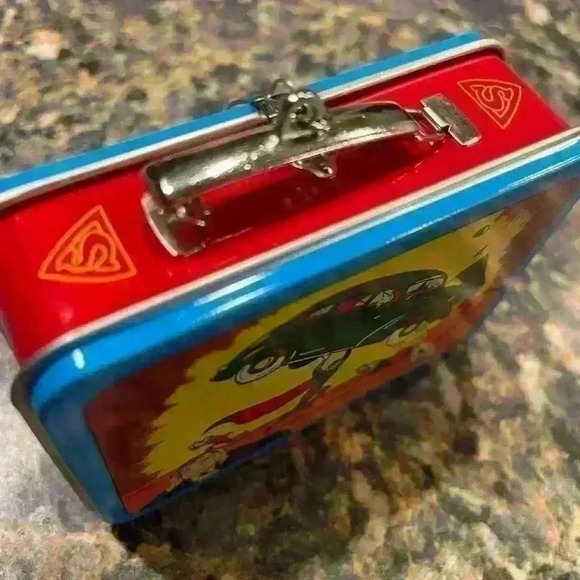 Superman Metal box hallmark ornament - Picture 2 of 5